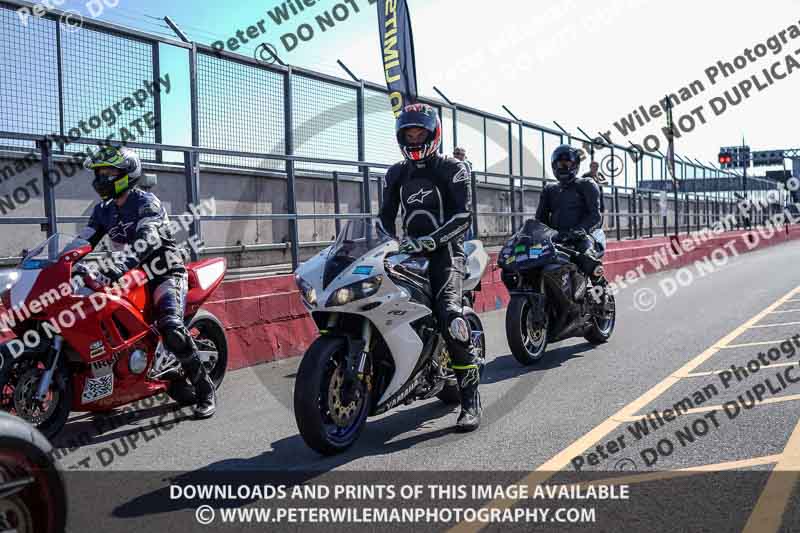 donington no limits trackday;donington park photographs;donington trackday photographs;no limits trackdays;peter wileman photography;trackday digital images;trackday photos